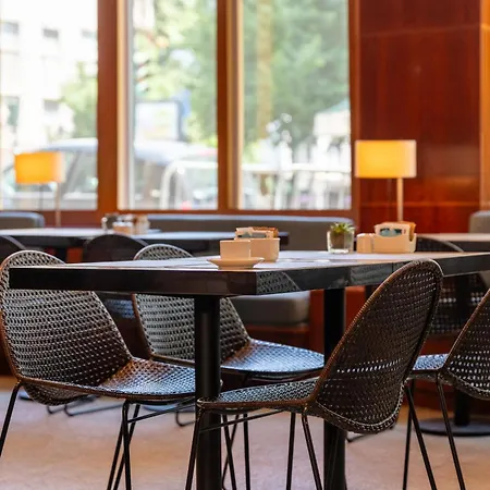 ドム カルロス リバティ リスボン